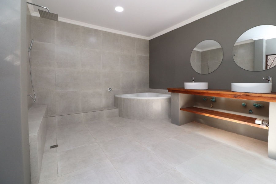 5 Bedroom Property for Sale in Irene Park North West